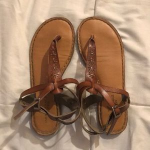 American Eagle Sandels